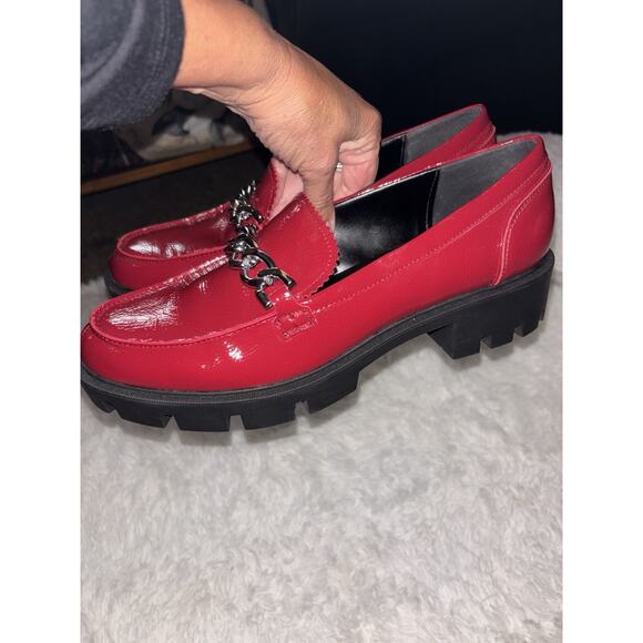 Marc Fisher women's sz. 10.5 classic shiny red silver buckle loafers. Exc. cond - Picture 1 of 12